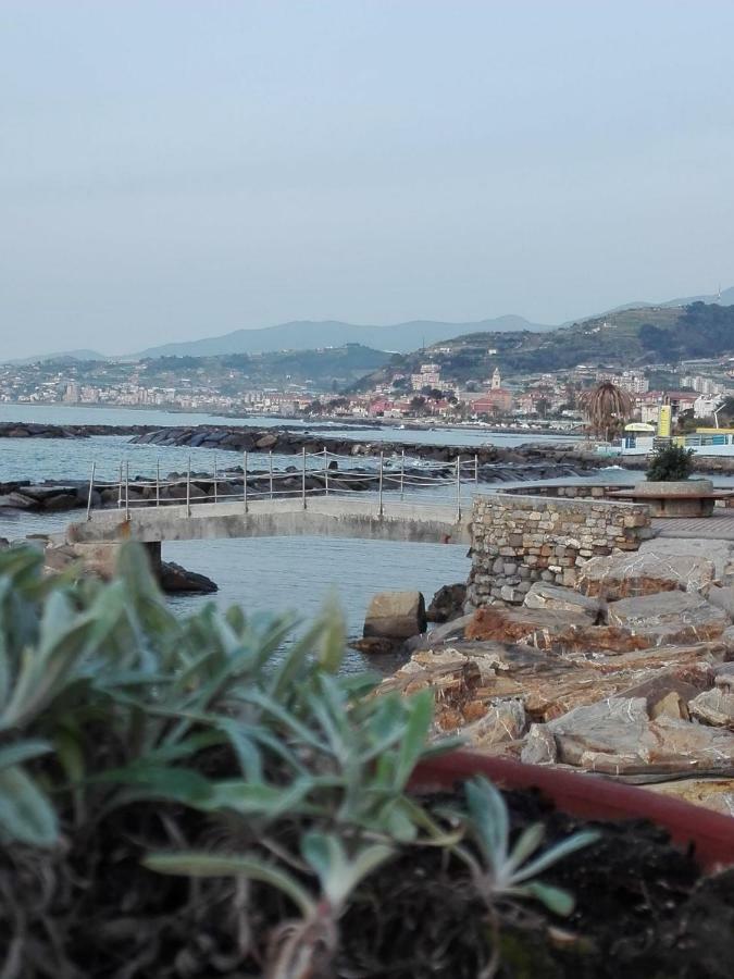 I Fiori Di Santo Stefano Leilighet Santo Stefano al Mare Eksteriør bilde